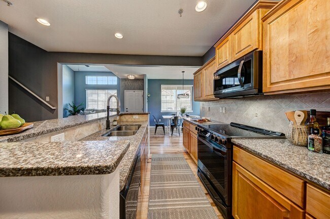 Building Photo - 2963 Denver Dr