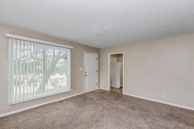 Building Photo - 1728 N Hillside St