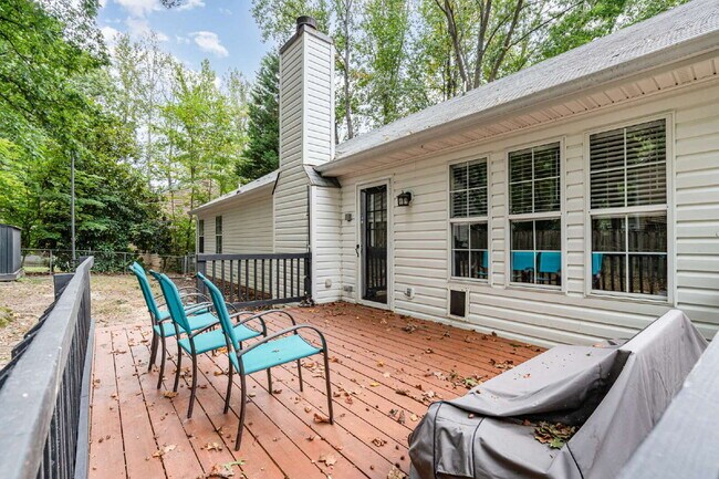 Building Photo - Charming One-Level Home in Quiet Cul-de-Sa...