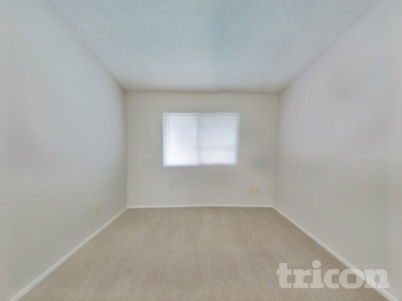 Building Photo - 5212 N 69th Ave