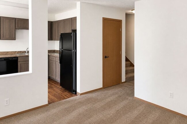 Building Photo - PARKWAY TOWNHOUSES