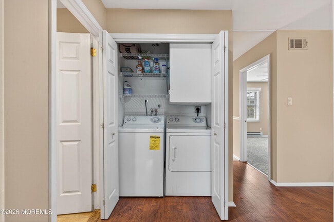 Building Photo - 69 William And Mary Sq