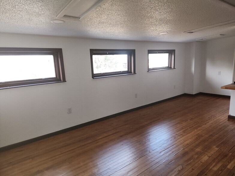 Building Photo - 48 E Gay St