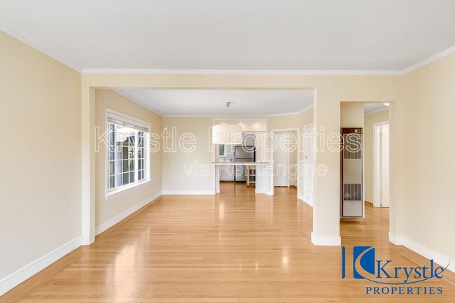 Building Photo - 1324 Wanda St