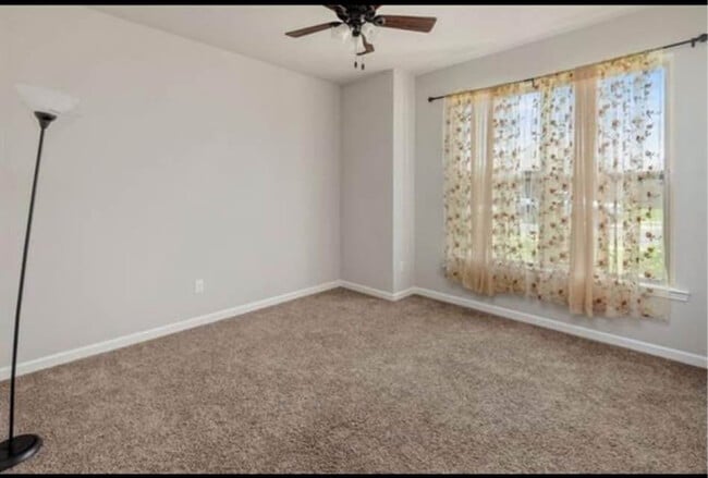 Building Photo - 2245 N Lake Michele Cir
