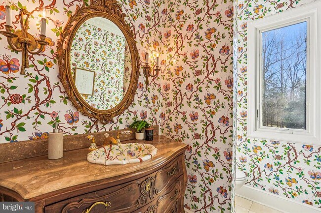 Building Photo - 9939 Bentcross Dr