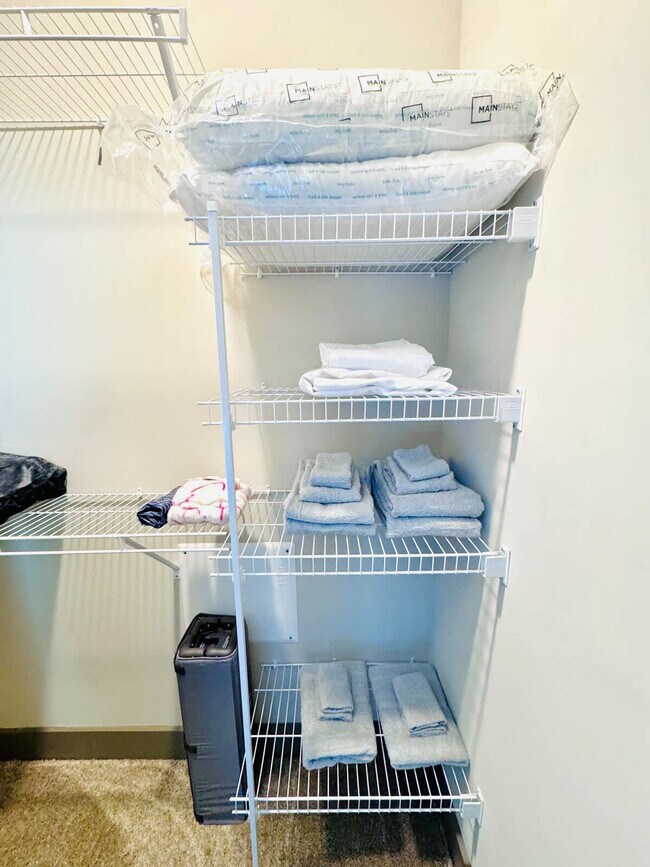 Building Photo - 9276 Vintage Hills Way