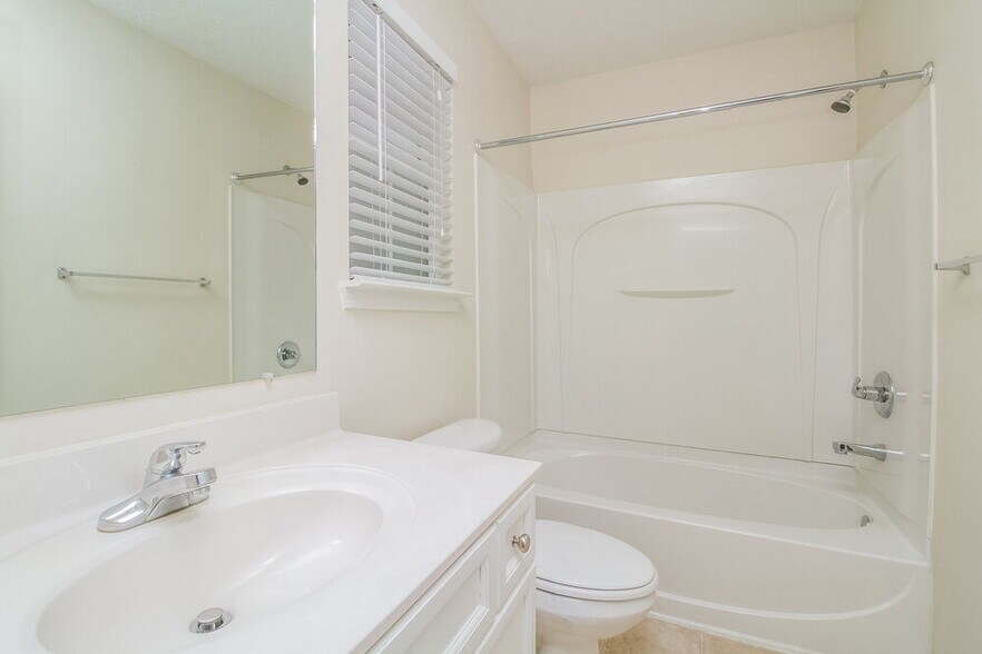 Building Photo - 7212 Legacy Dr