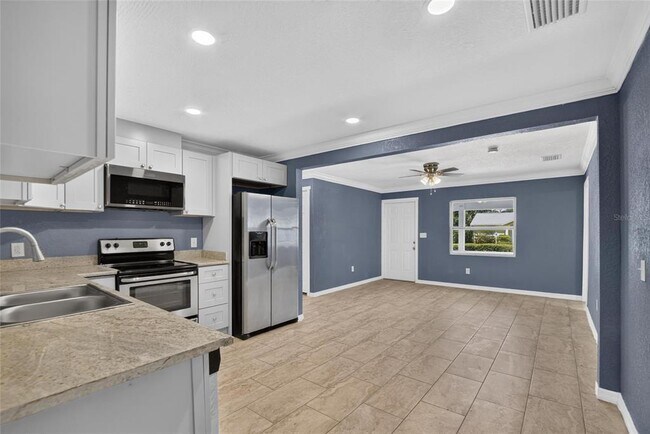 Building Photo - 1754 27th St S