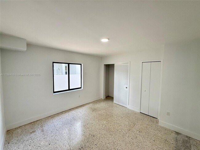 Building Photo - 180 NE 57th St