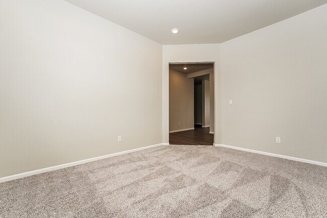 Building Photo - 9241 Rifle St