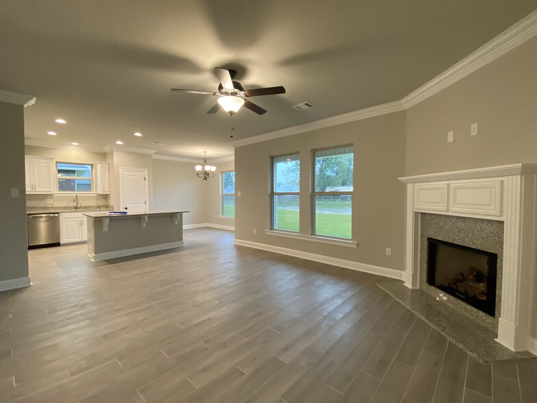 Building Photo - 40190 Maddie Drive