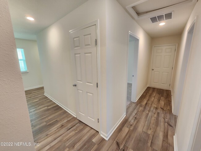 Building Photo - 3035 Lucille Ln