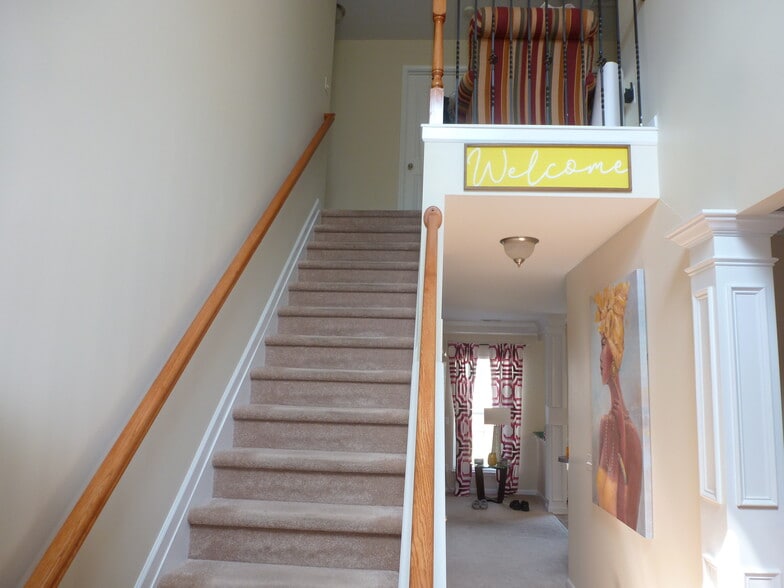 Building Photo - 107 Portland Falls Dr