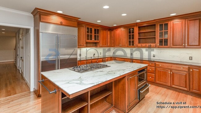 Building Photo - 16000 Greenwood Rd