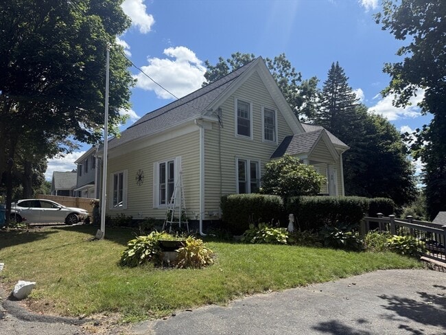 Building Photo - 38 Crescent Rd