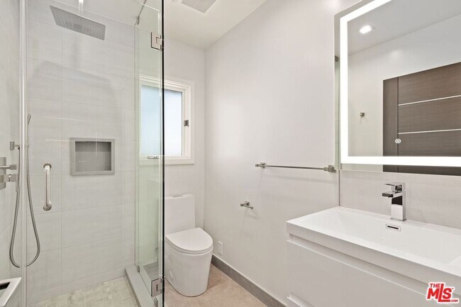 Building Photo - 1256 Stradella Rd