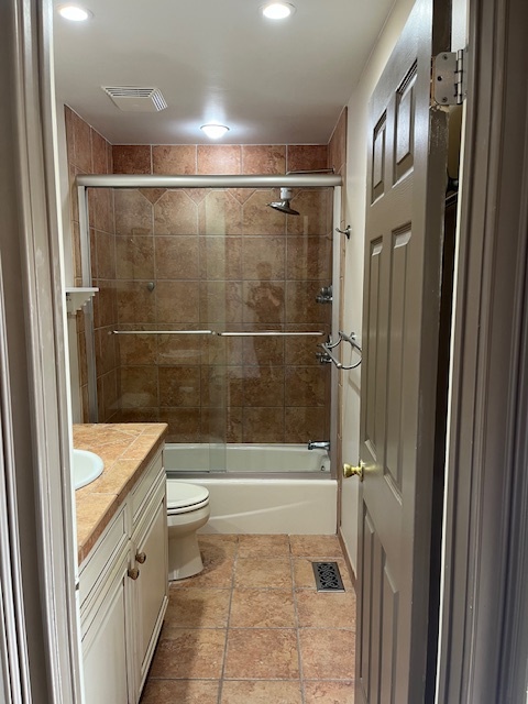 Upstairs full bathroom - 5534 Rinker Cir