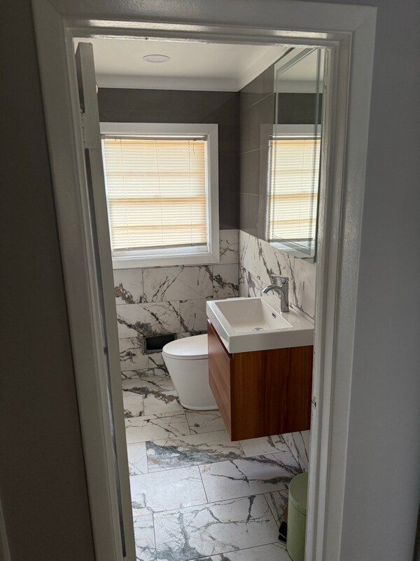 Building Photo - 153 Oakcliff Ct NW