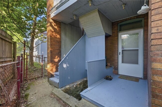 Building Photo - 407 Biddle Ave