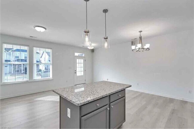 Building Photo - 1420 Waltham Ln