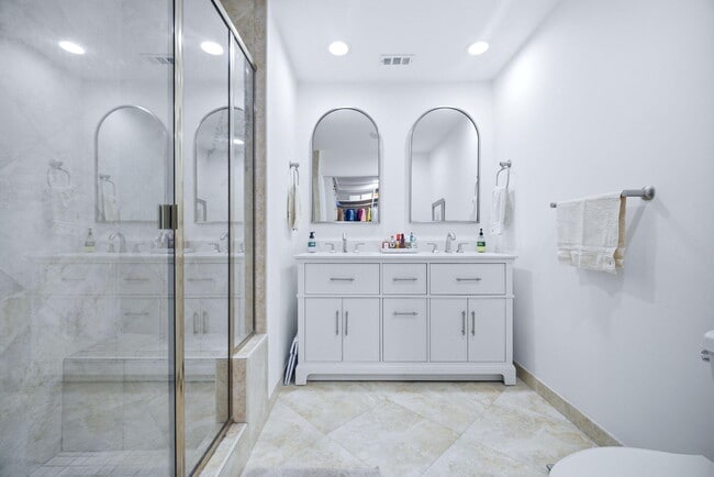 Building Photo - 7798 La Mirada Dr