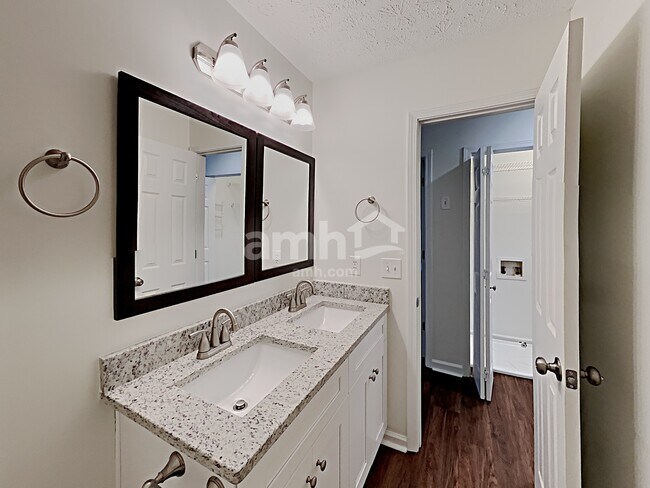 Building Photo - 2262 Ashley Falls Ln NW