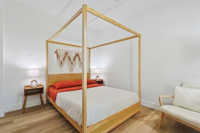 Building Photo - 1088 Pondview Dr