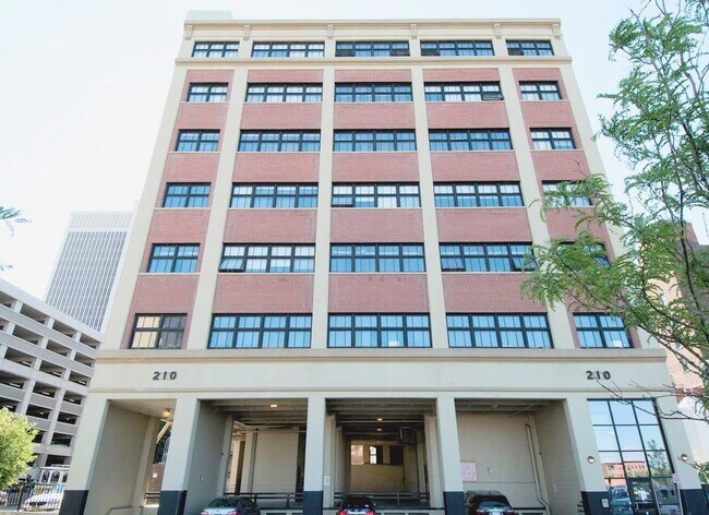 Building Photo - 210 Ellicott St