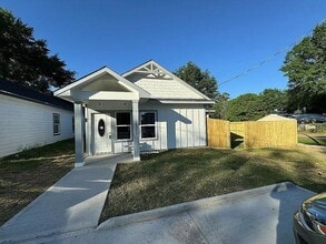 Building Photo - 16713 E Forrestal St