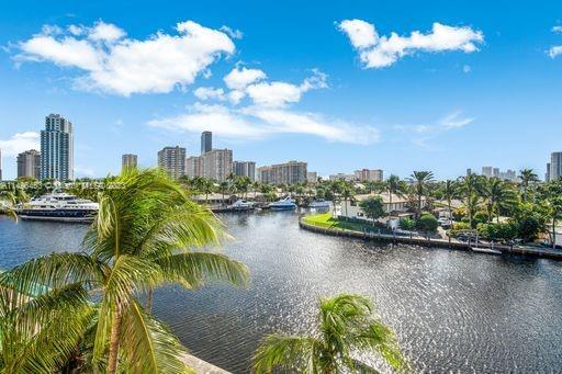 Building Photo - 201 Golden Isles Dr