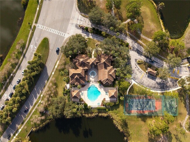 Building Photo - 13838 Fairway Island Dr