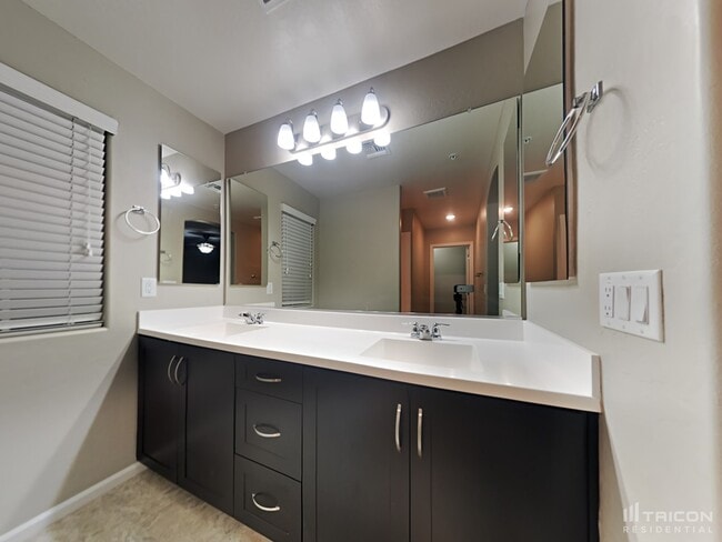 Building Photo - 12562 W Mazatzal Dr