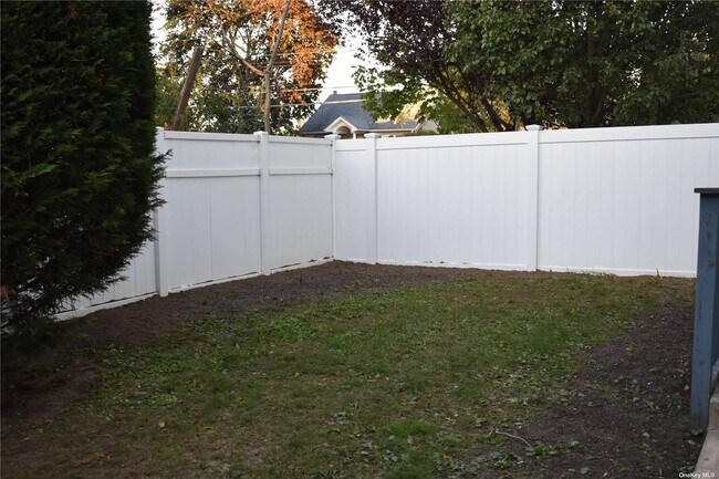 Building Photo - 161 9th Ave