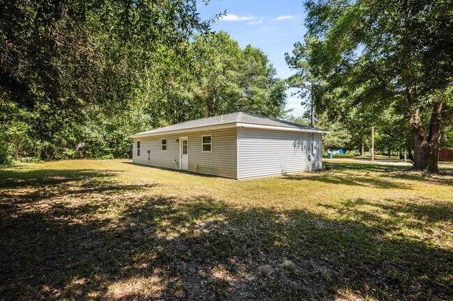 Building Photo - 3071 Highland Ave