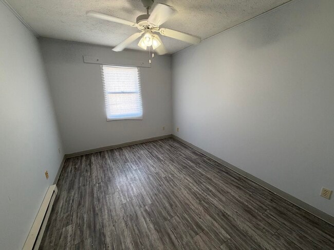 Building Photo - 1002-2 Glendale-