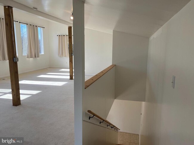 Building Photo - 856 Spriggs Rd