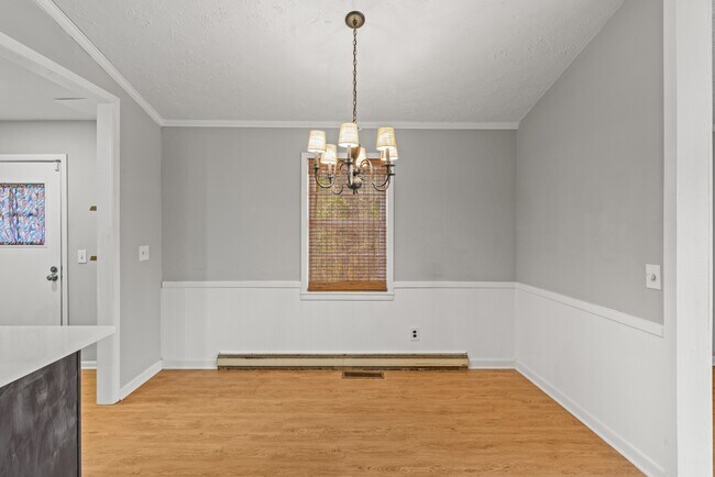Building Photo - 4421 Jacobs Dr SW