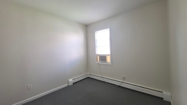 Building Photo - 77 Colgate St