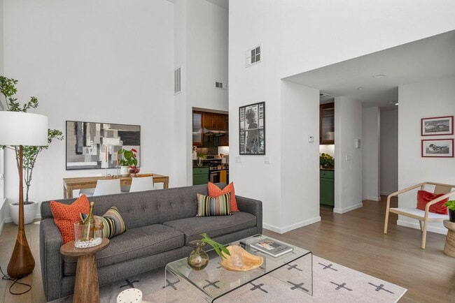 Building Photo - 1364 Powell St