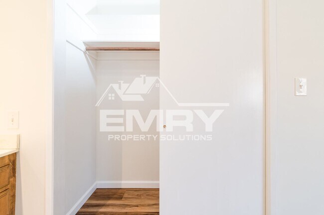 Building Photo - 4743 Levelside Ave