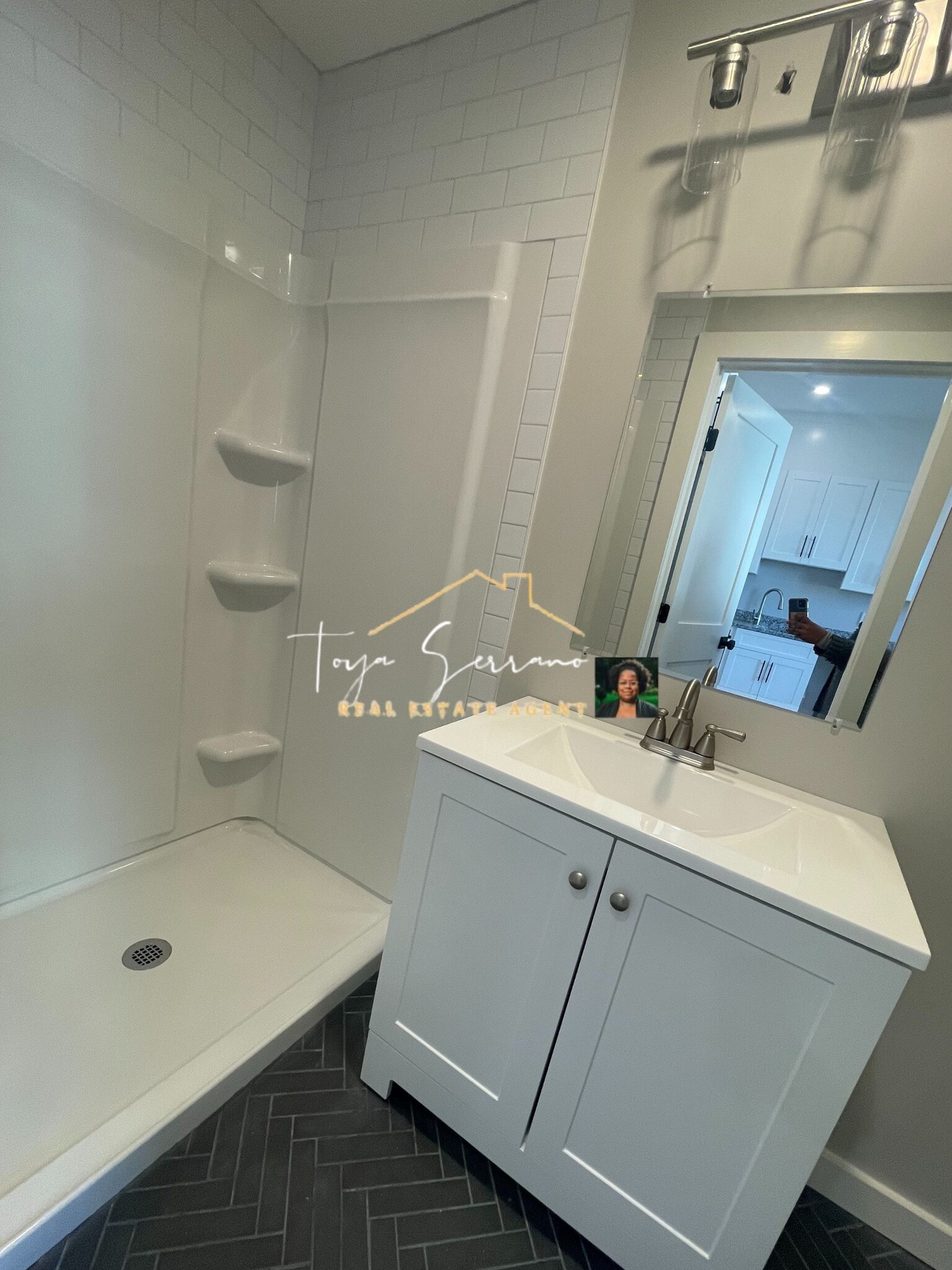 Building Photo - 19 Gordon St