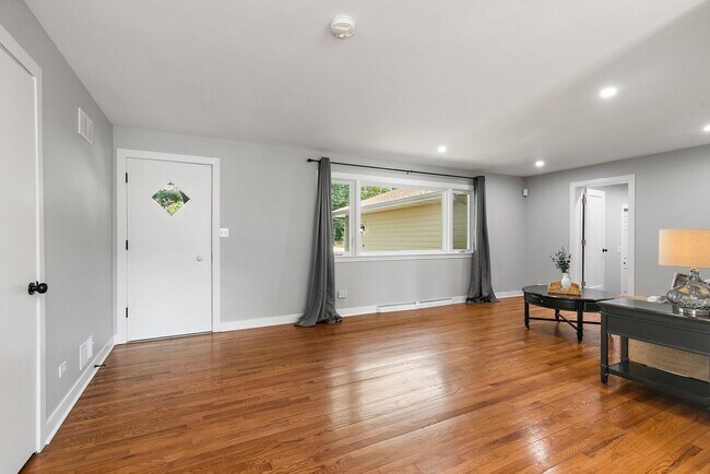 Building Photo - 1037 N Harrison St