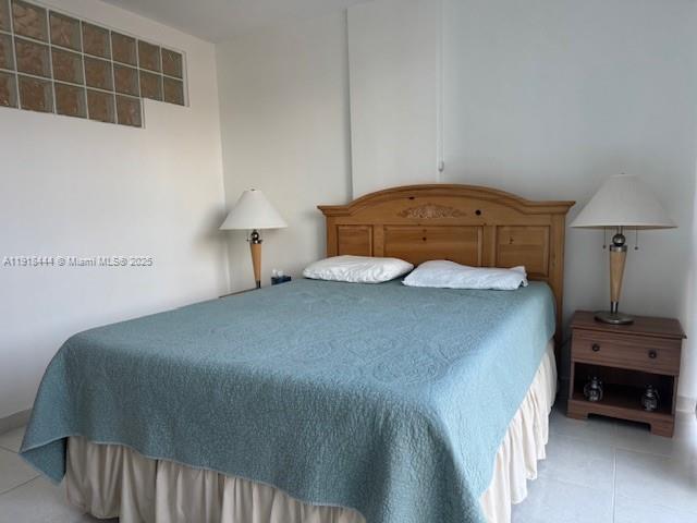 Building Photo - 5401 Collins Ave