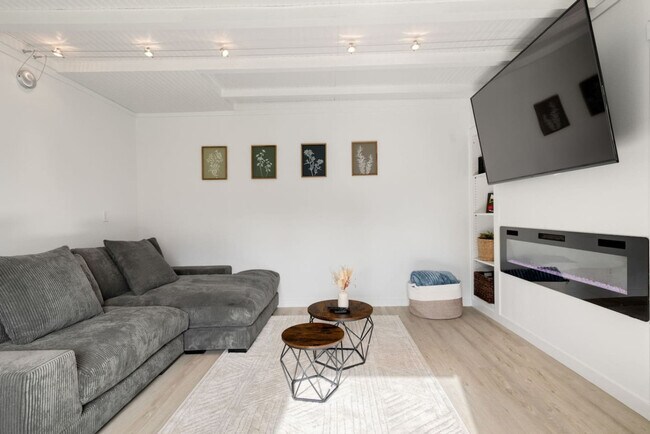 Building Photo - 3413 N 8th St