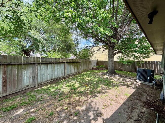 Building Photo - 12702 Meadway Ct