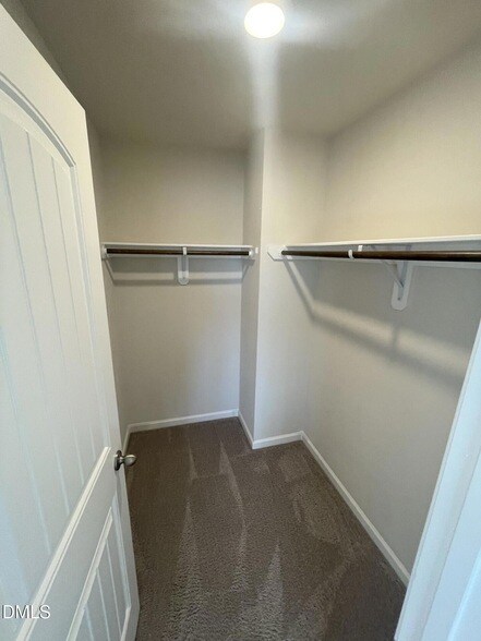 Building Photo - 1097 Peony Ln