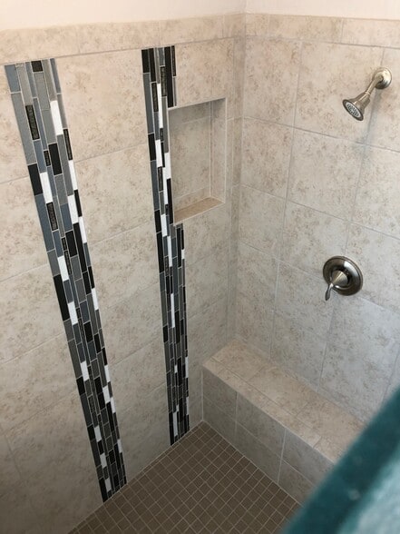 Tiled Bath - 3550 W Wildwood Dr