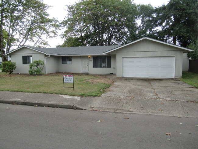 Primary Photo - Four Bedroom House in SE Salem with New Ca...