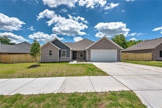 Building Photo - 55 Watson Ln